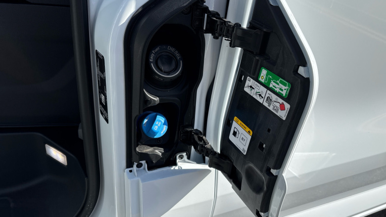 Ford Tourneo Custom 320 L1 Diesel Fwd 2.0 EcoBlue 136ps H1 Titanium 8 seater Auto